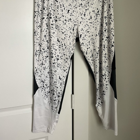 Leggings - Picture 2 of 4